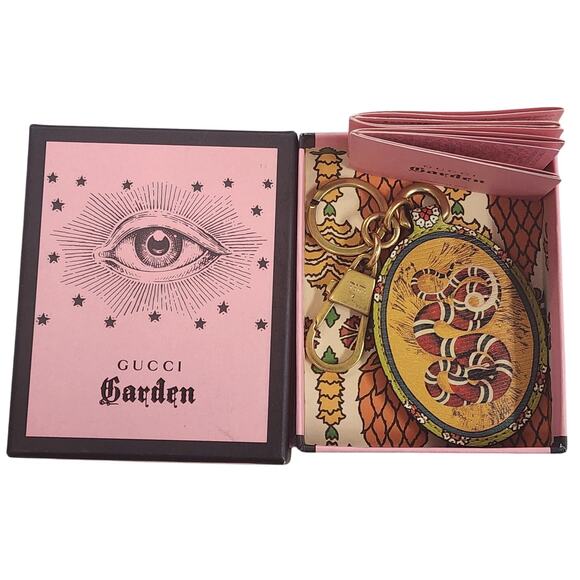 Gucci Garden Oval Patterned Snake Keychain, Limited Edition with Box - Picture 6 of 9